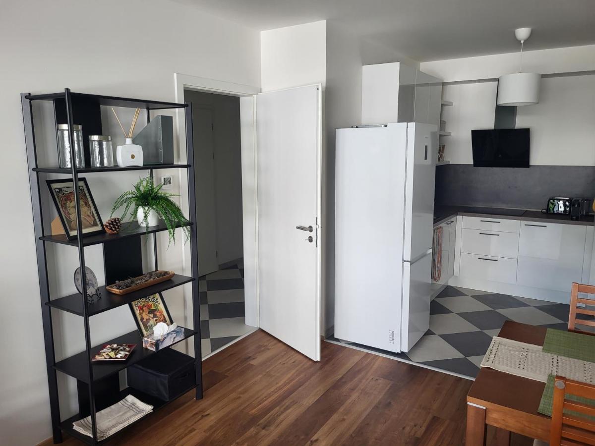 New Apartment In Karlin, Praha 8, Close To Center Εξωτερικό φωτογραφία